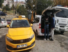 Başakşehir'de tartıştığı yolcuları taksiden indiren şoföre 2 bin 215 lira ceza
