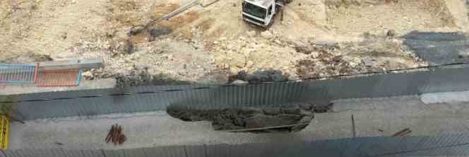 Başakşehir'de inşaat çalışması sırasında yol çöktü