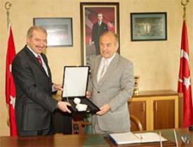 Topbaş ; Başakşehir Belediyesi ;ni ziyaret etti