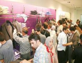 Başakşehir ;de 9 TL ;ye tüm aile giyinecek kampanyası başladı.