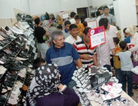 Ayakkabıda indirim kavgası çıktı
