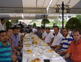 Başkan Uysal  Başakşehirspor Basketbol Takımıyla Yemekte Buluştu