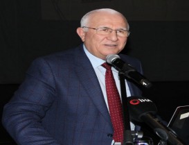 Öğrenciyi Öyle Özgürleştirdik ki, Öğretmeni Öğrencinin Ayağının Altına Verdik