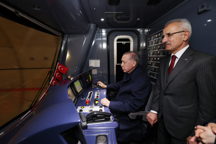 İstanbul yeni metrosuna kavuştu! Mega proje ile günde 1 milyon yolcu taşınacak