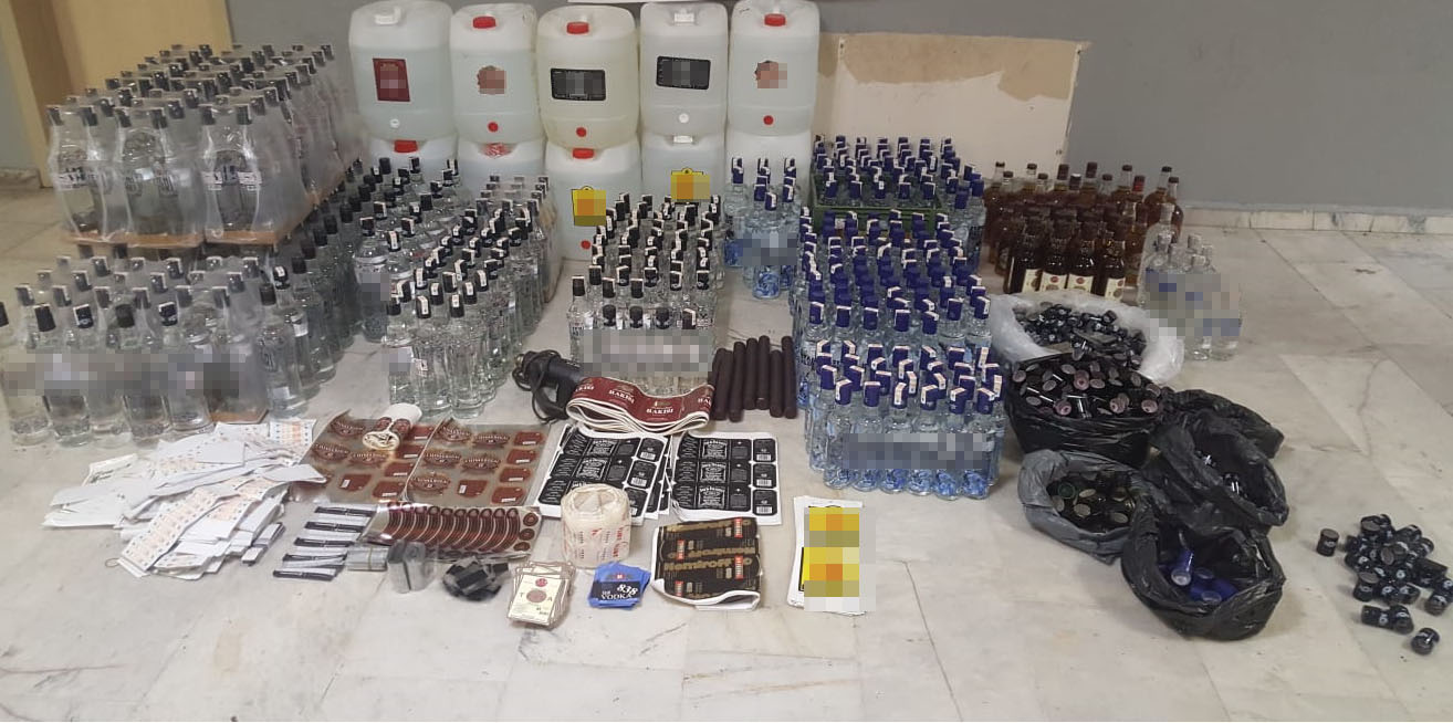 Başakşehir'de Yine Sahte İçki Kaçakçıları Yakalandı