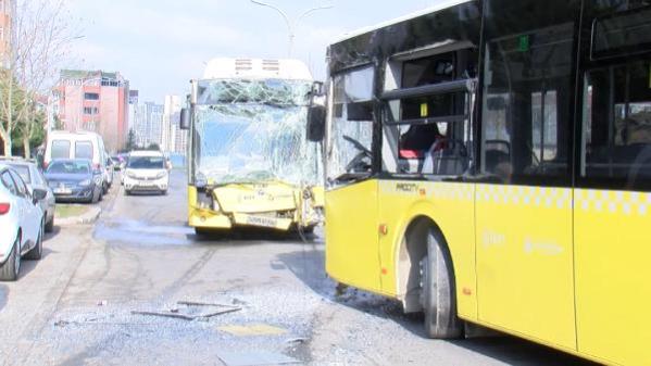 Başakşehir'de Güpegündüz Kafa Kafaya İETT Otobüsleri Çarpıştı 6 Yaralı
