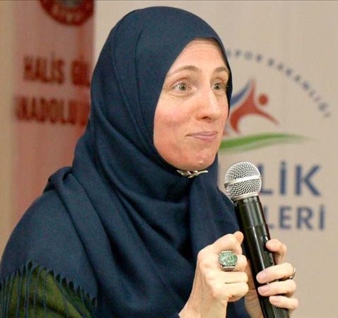 Teksaslı kadın yazar, Müslüman olup Türkiye'ye yerleşme hikayesini AA'ya anlattı
