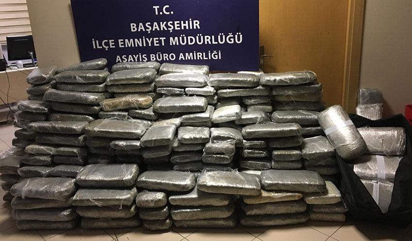 Başakşehir'de 22 valizde 676 kilogram Uyuşturucu Yakalandı