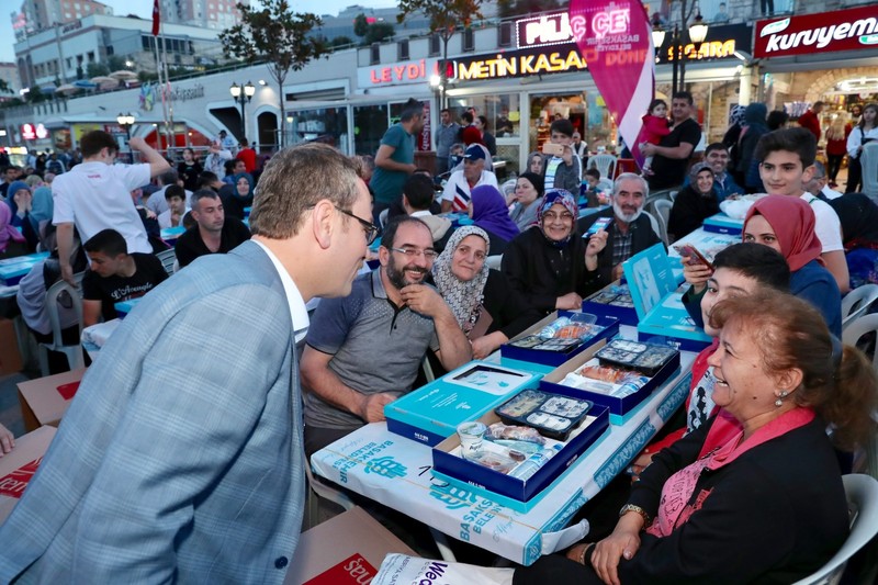 Başakşehir’de 20 bin kişi iftar sofrasında buluştu