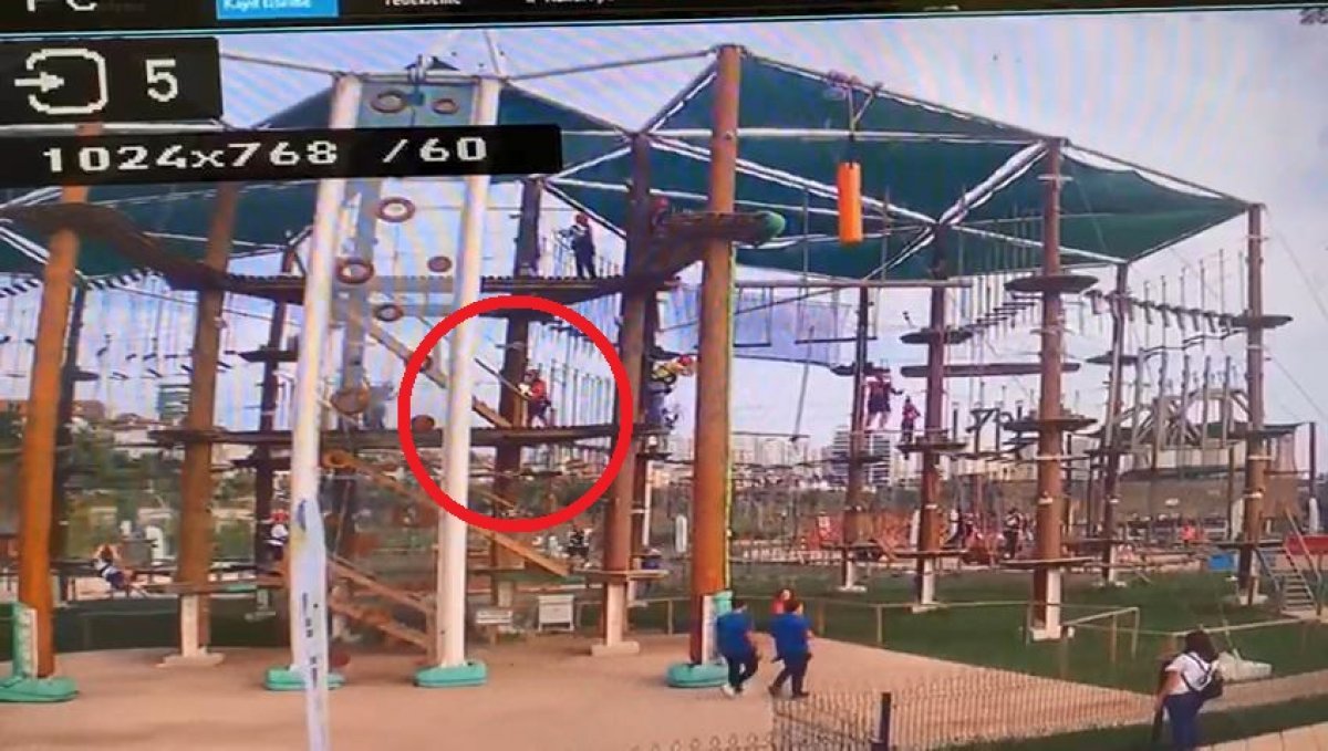 Başakşehir'de parktaki çocuk 5 metreden düştü