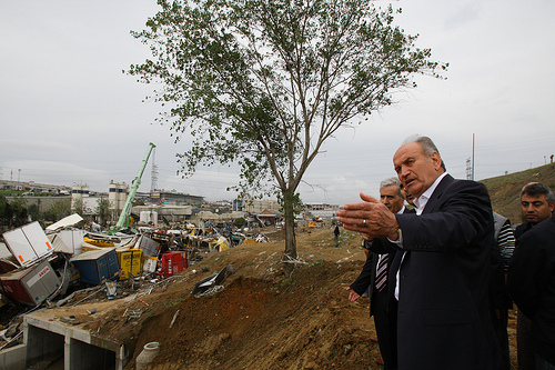 Başkan Topbaş Tır Garajında incelemelerde bulundu. 