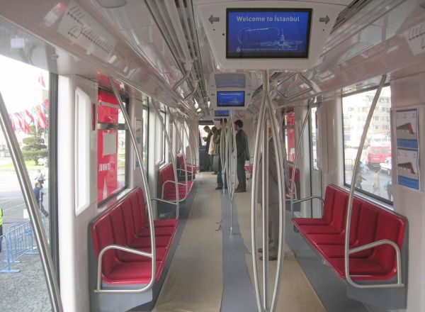 Başakşehir Metrosu Raylara İndi