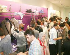Başakşehir ;de 9 TL ;ye tüm aile giyinecek kampanyası başladı.