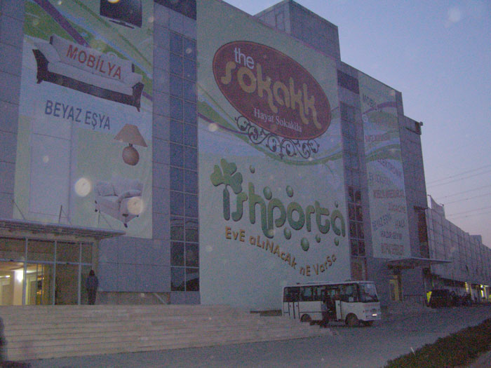 Başakşehir The Sokak Avm ;de Alışveriş Çılgınlığı