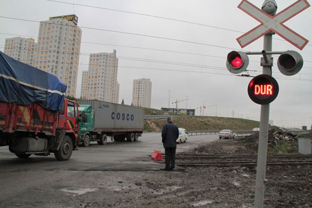 Ispartakule Hemzemin Geçidi trafiğe açıldı